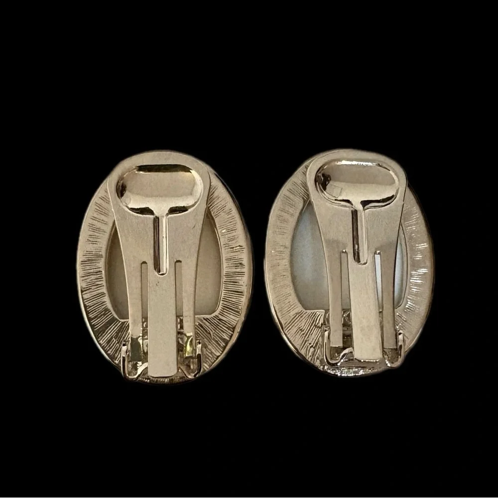 Kenneth Jay Lane Blue Oval Earrings - Picture 3 of 4